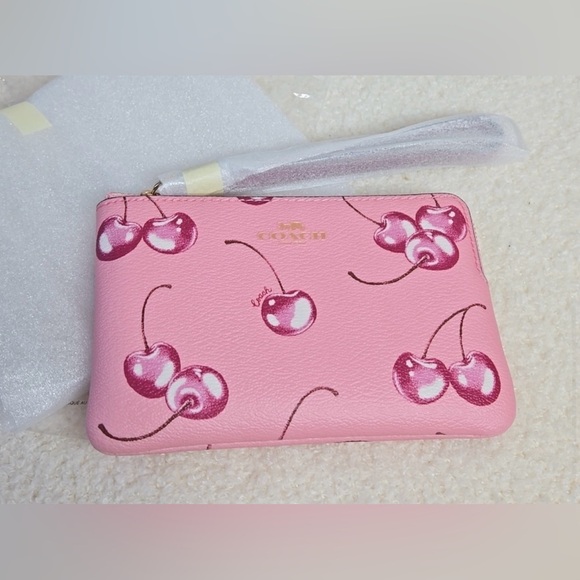 NEW! Coach Corner Zip Wristlet With Cherry Print Wristlet Clutch Wallet 🍒 - Picture 5 of 17